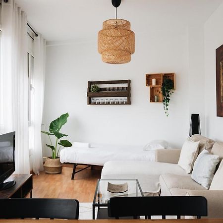 Sunny And Modern Apartment Ideal For Groups Barcelona Exterior photo