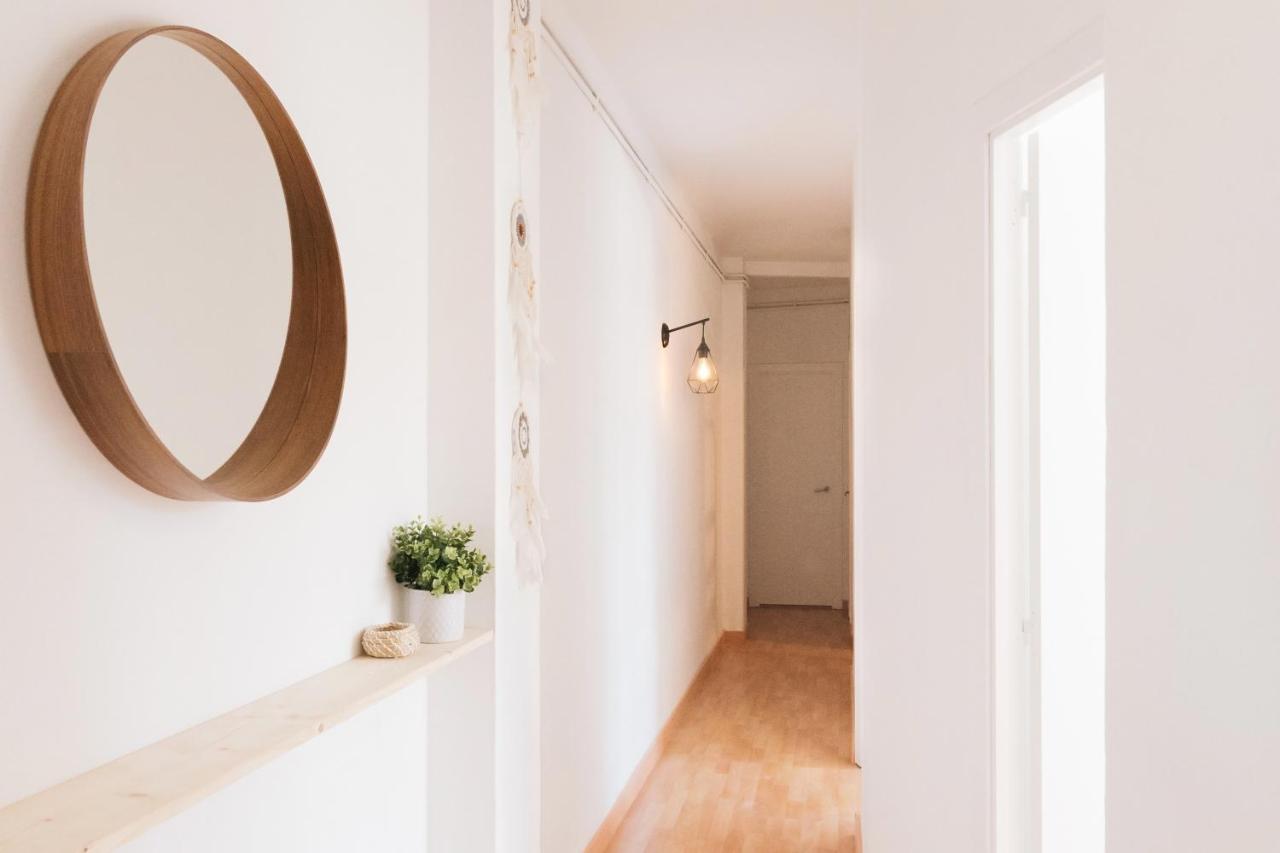 Sunny And Modern Apartment Ideal For Groups Barcelona Exterior photo